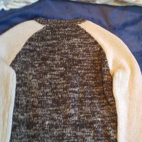 Forever 21 Sweater - Picture 4 of 4